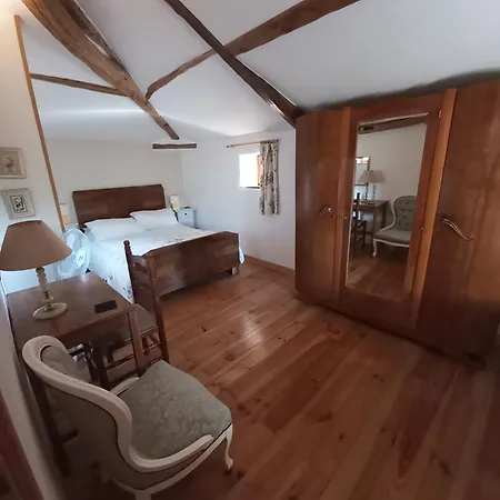 La Maison Jaune Saint-Hilaire-des-Loges