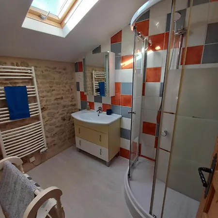 La Maison Jaune * Saint-Hilaire-des-Loges